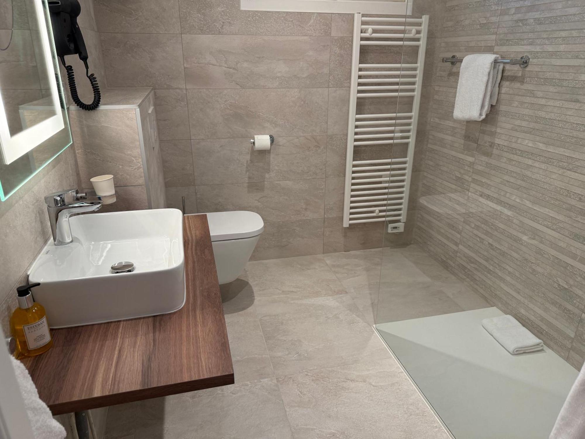 Logis Hotel Le Petit Casset La Boisse Екстер'єр фото