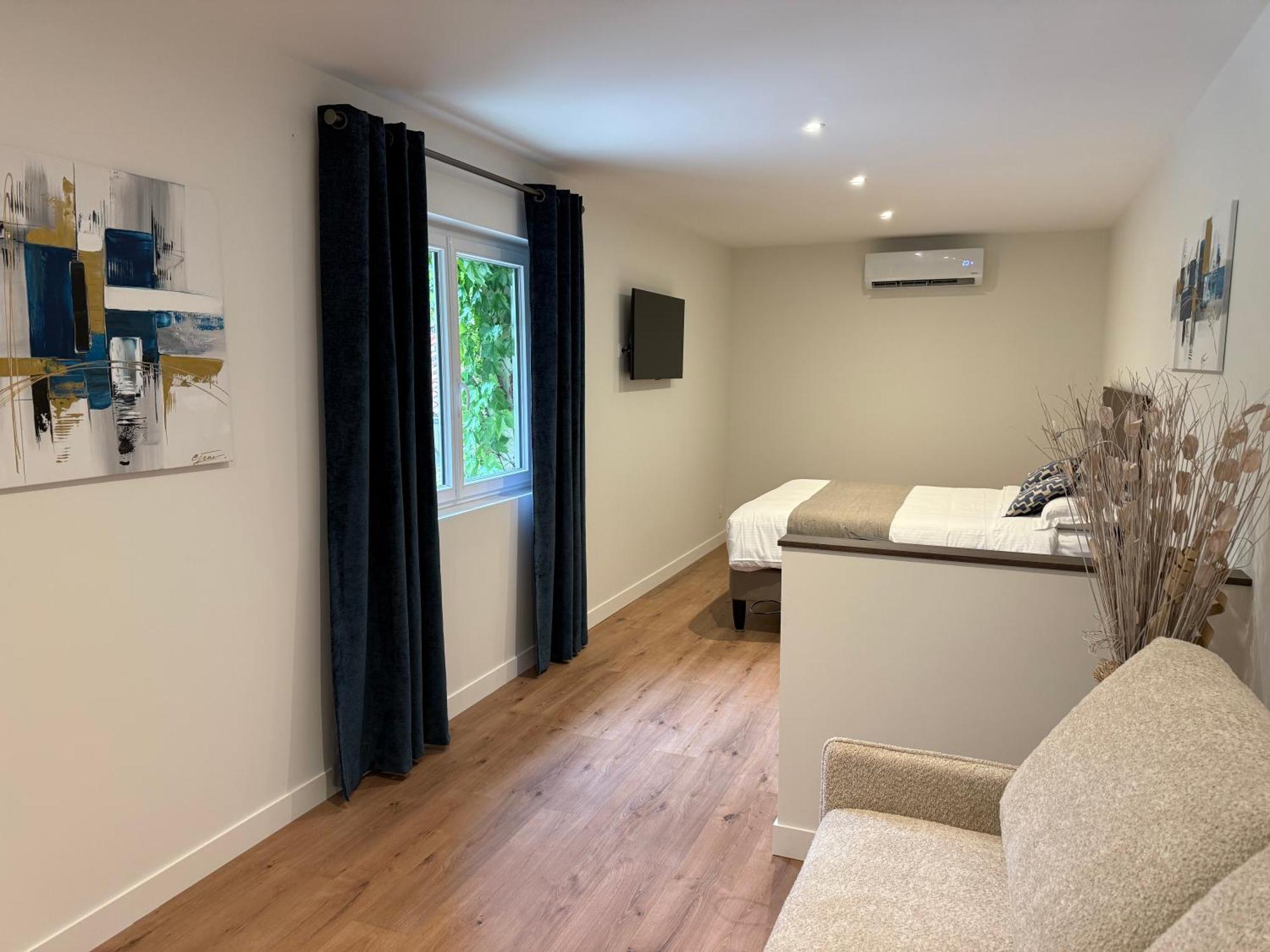 Logis Hotel Le Petit Casset La Boisse Екстер'єр фото
