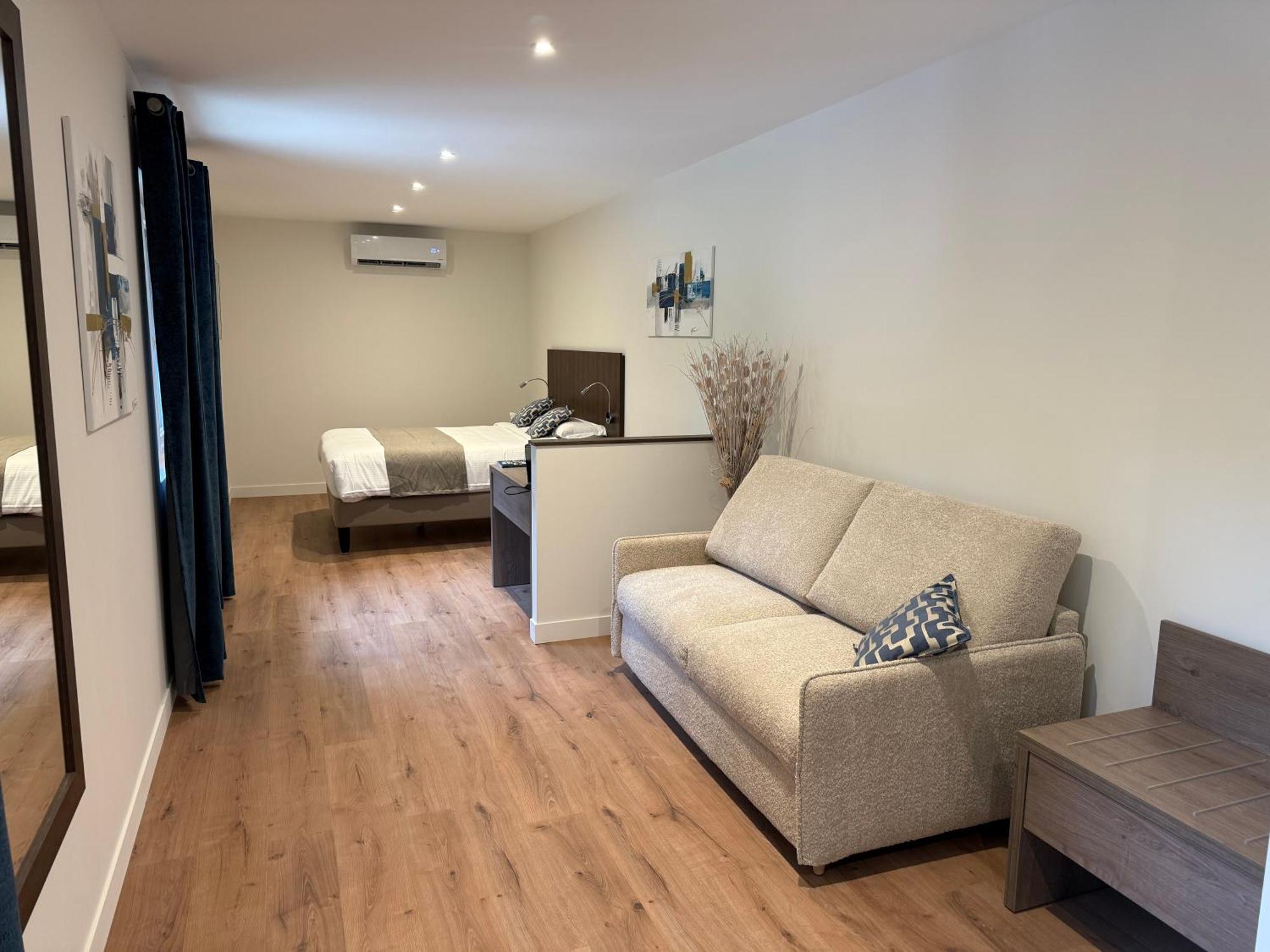 Logis Hotel Le Petit Casset La Boisse Екстер'єр фото