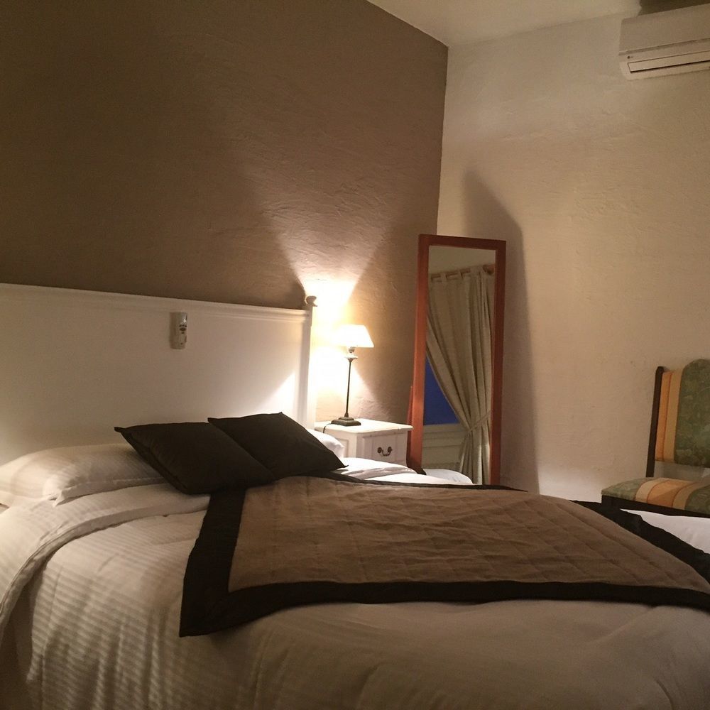 Logis Hotel Le Petit Casset La Boisse Екстер'єр фото
