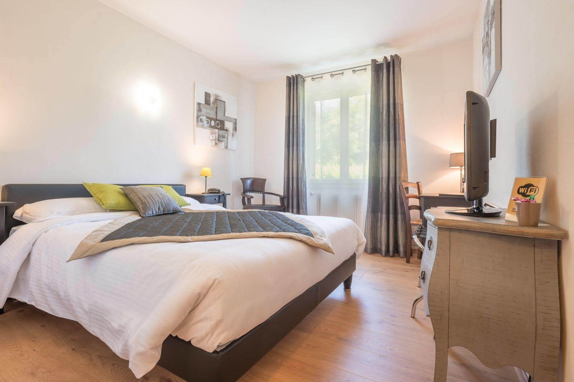 Logis Hotel Le Petit Casset La Boisse Екстер'єр фото