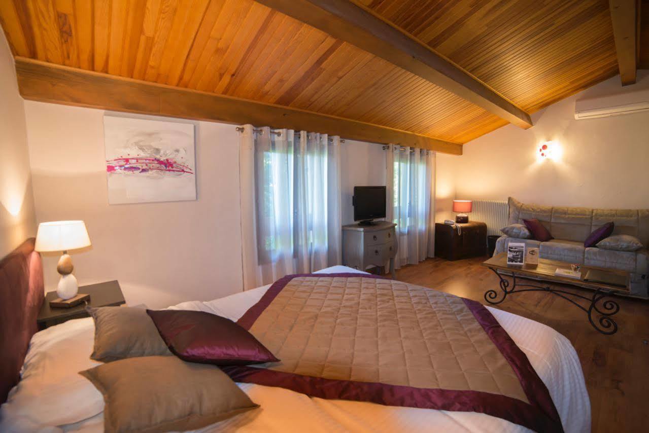 Logis Hotel Le Petit Casset La Boisse Екстер'єр фото