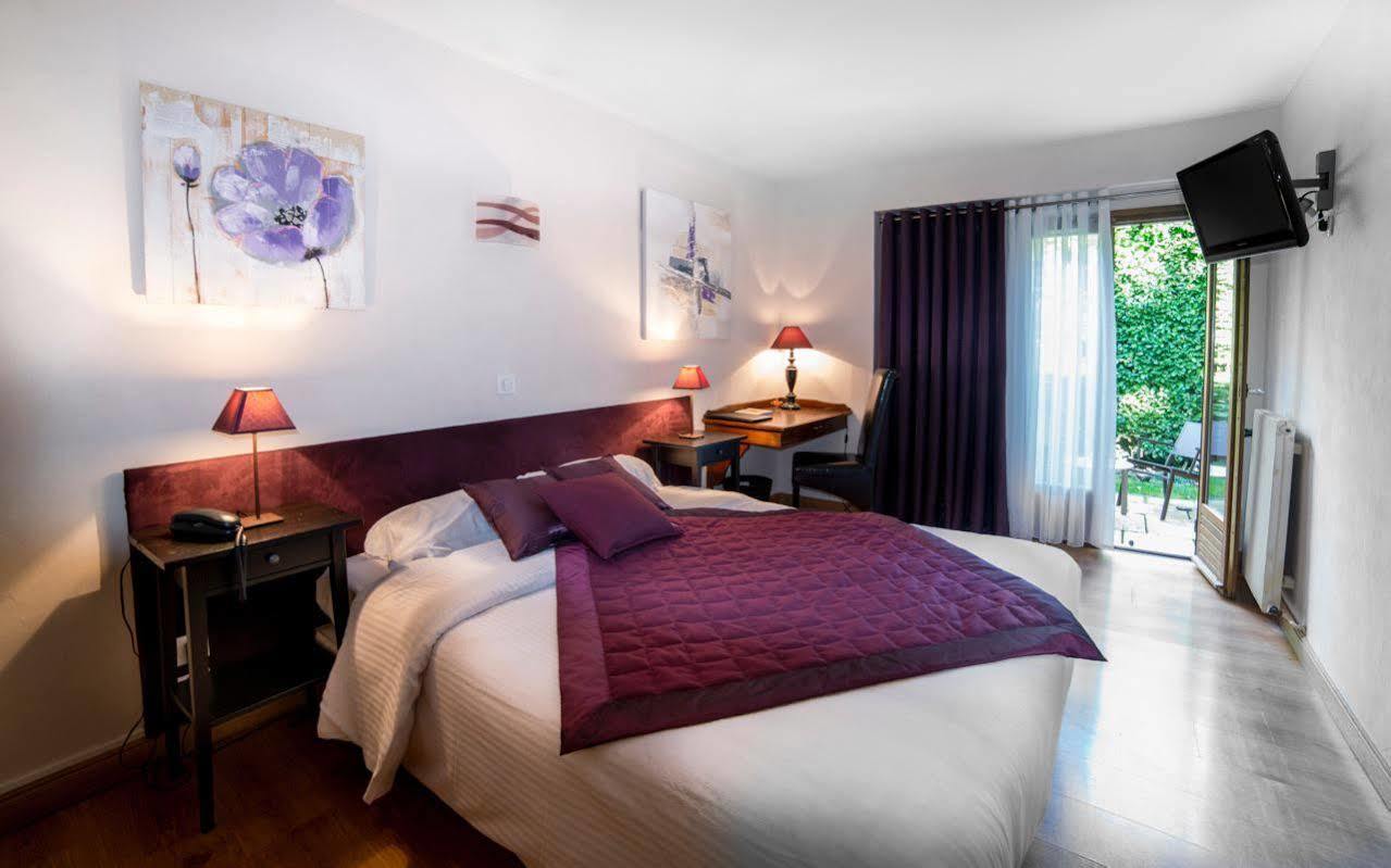 Logis Hotel Le Petit Casset La Boisse Екстер'єр фото