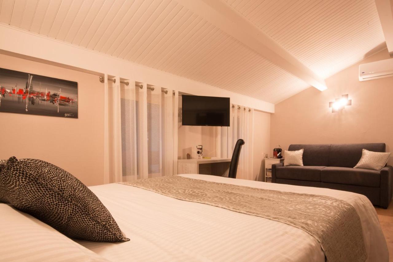 Logis Hotel Le Petit Casset La Boisse Екстер'єр фото